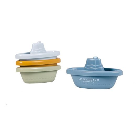 Barcos de juego en el agua de Little Dutch