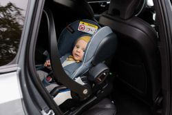 BeSafe iZi Go Modular X2 i-Size fresh Black Cab