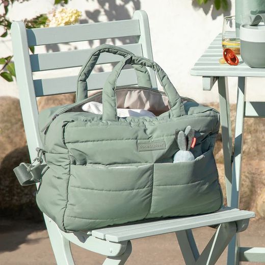 Bolso cambiador acolchado verde Done By Deer