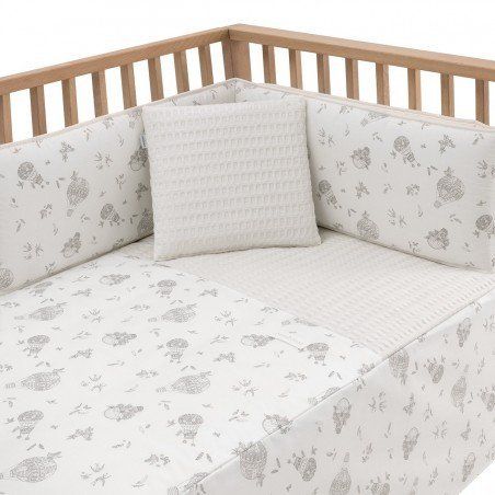 Colcha + Protector Cuna 120x60 Globe Crudo de Cambrass