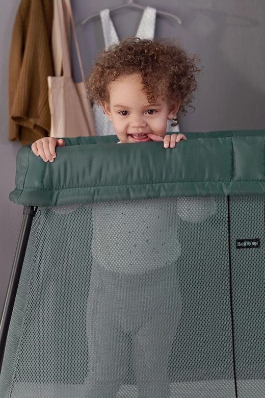 Cuna de viaje Light BabyBjörn Verde Oscuro