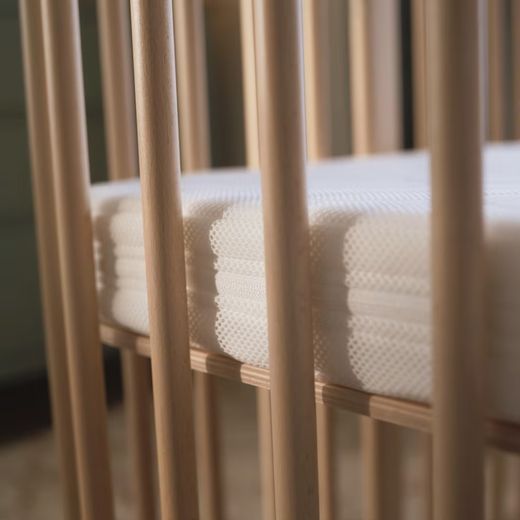 Cuna Nighti Mini de Stokke