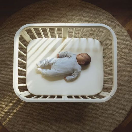 Cuna Nighti Mini de Stokke