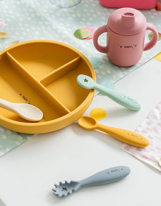 Plato con secciones «Food & Fun» de Saro