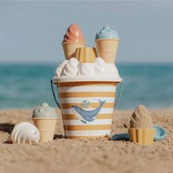 Cubo de playa con moldes de helado de Little Dutch Ocean Dreams