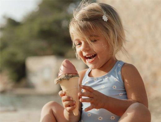 Cubo de playa con moldes de helado de Little Dutch Ocean Dreams