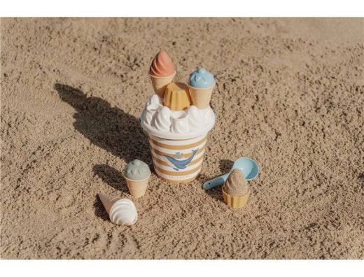 Cubo de playa con moldes de helado de Little Dutch Ocean Dreams