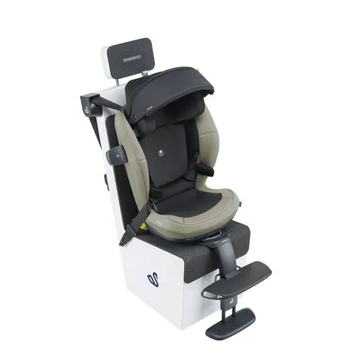 Solution T i-Fix de Cybex con reposapiés universal Booster Footrest de Swandoo