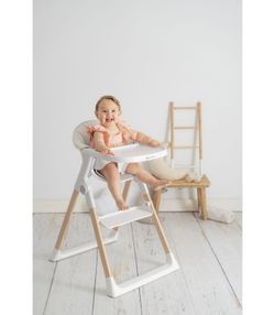 Trona de madera con hamaca de Olmitos