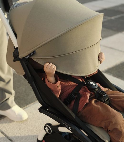 YOYO 3 silla de paseo + basinet de Stokke chasis negro